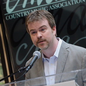 Ben Vaughn, speaking at a CMA event.