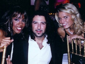 Billy Mann with Kelly Rowland & Jessica Simpson.