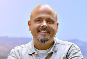 Renowned Writer/Producer Walter Afanasieff Tells How He Co-Wrote With Mariah Carey The Holiday Classic, “All I Want For Christmas Is You” 1 walter afanasieff 355 1