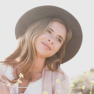 Savannah Philyaw’s “Running To You” Named November “Best Song Of The Month” 1 Savannah Philyaw