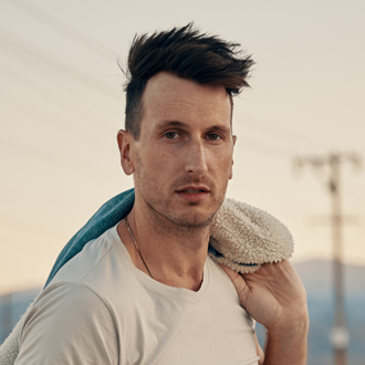 Russell Dickerson Talks About His Excellent Album <em>Southern Symphony</em>, And Writing His Hit Songs "Love You Like I Used To" And "Home Sweet" 1 Russell Dickerson