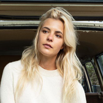 Rising Artist Bebe Stockwell Talks About Her Excellent EP, <em>Driving Backwards</em>, Her Song "Minor Inconveniences," And Her Songwriting 1 Bebe Stockwell